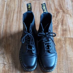 Dr. Martens 1460 Harper Boots